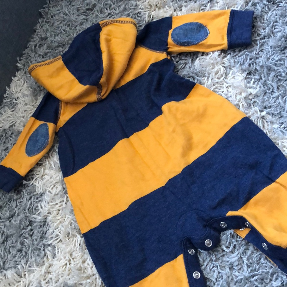 One piece - Picture 2 of 2